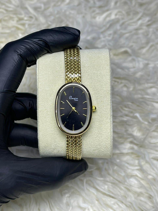 Annie Time Golden Chain Black Dial