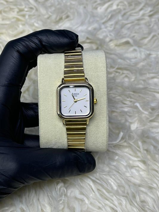 Annie Time Golden Chain Black Square Dial